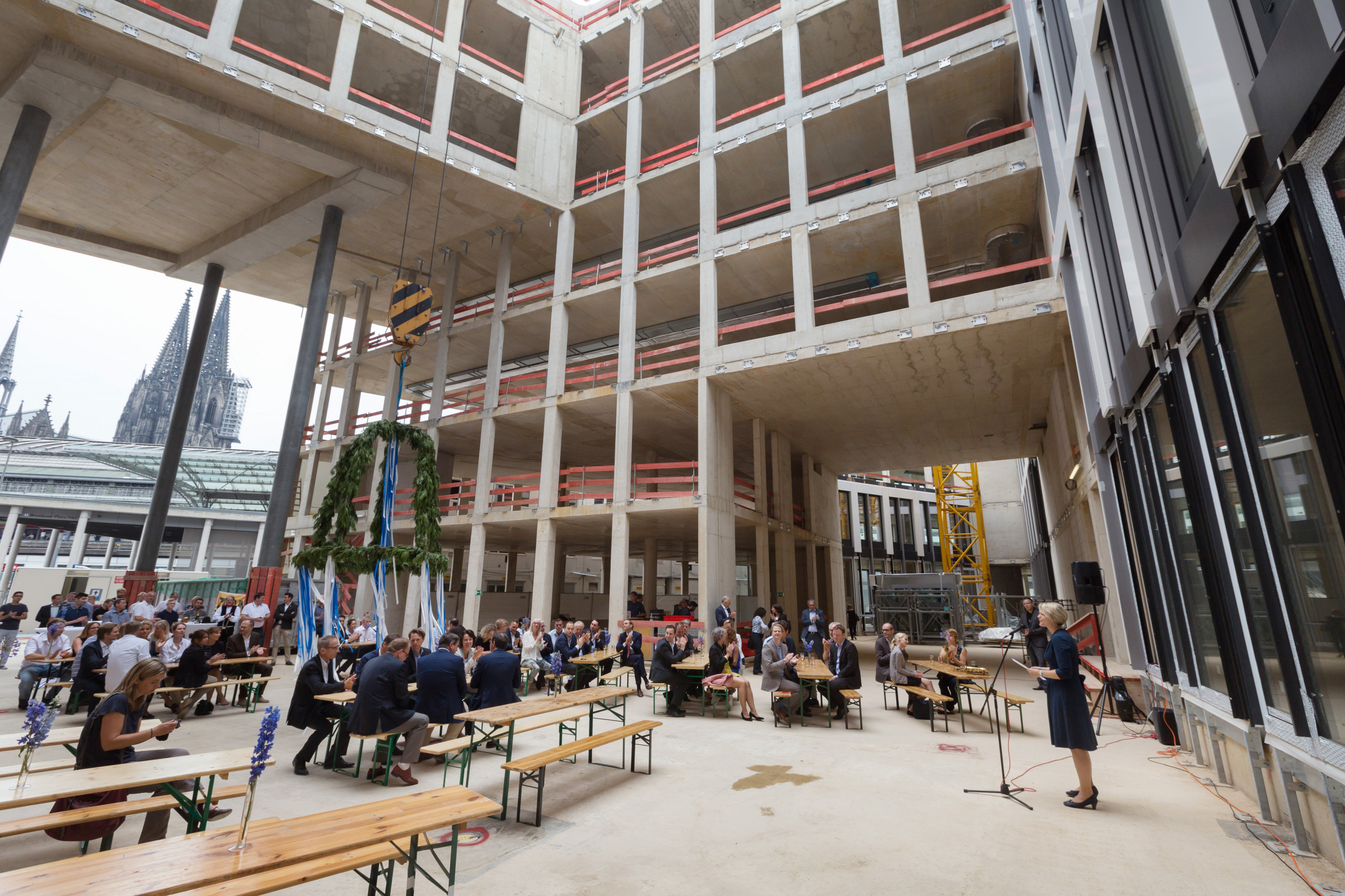 Coeur Cologne at Breslauer Platz celebrates its topping-out ceremony